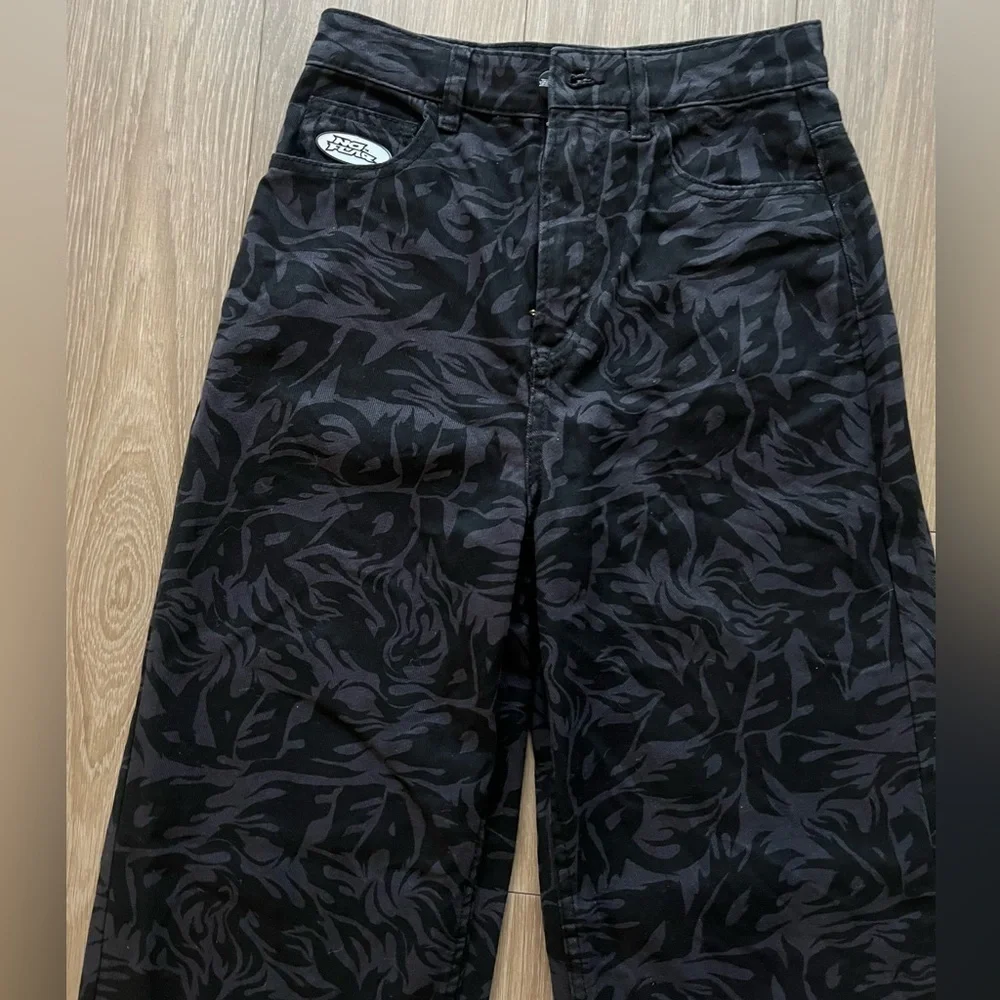 H&M Black No Fear Pants Size 2